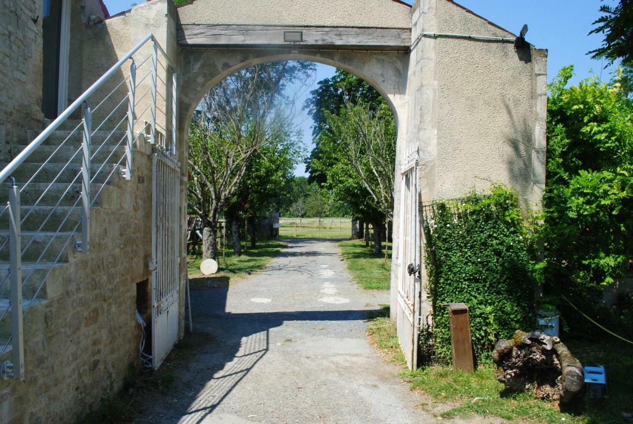 Ecurie De La Grange L'Abbe Apartman Le Langon Kültér fotó